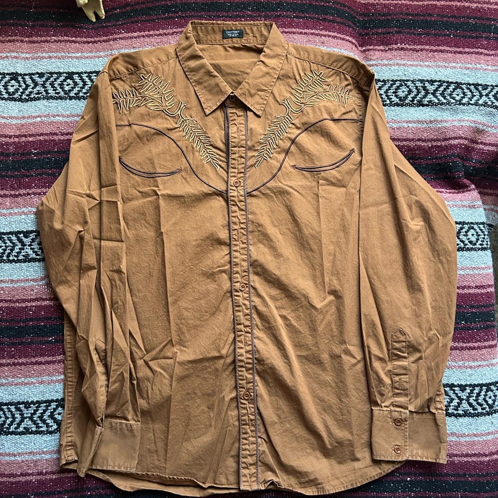 Coofandy Brown western embroidered button up shirt size XL.